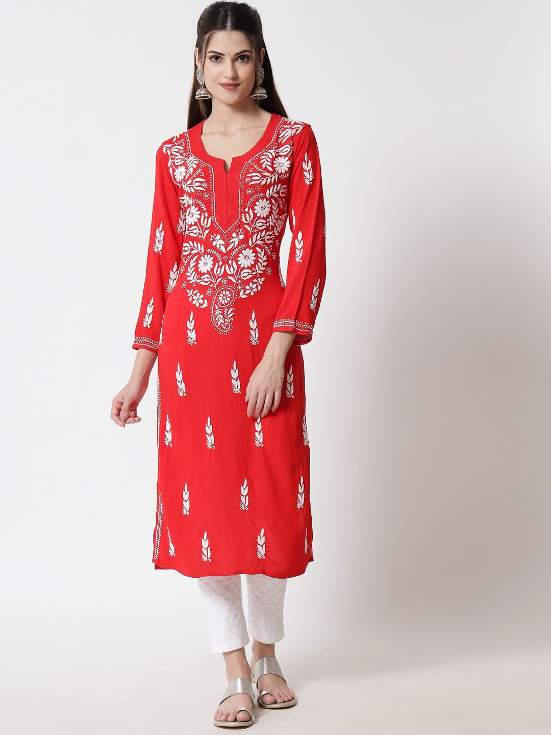 

PARAMOUNT CHIKAN Women Floral Embroidered Chikankari Kurta with Trousers, Red