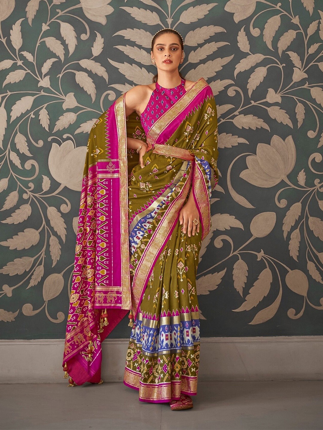 

Mitera Silk Blend Patola Saree, Olive