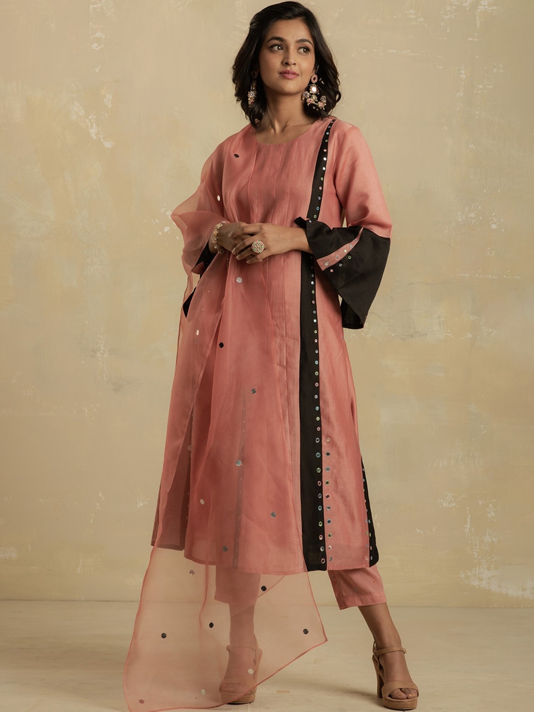 

charkhee Women Chanderi Silk Kurta With Trousers, Pink