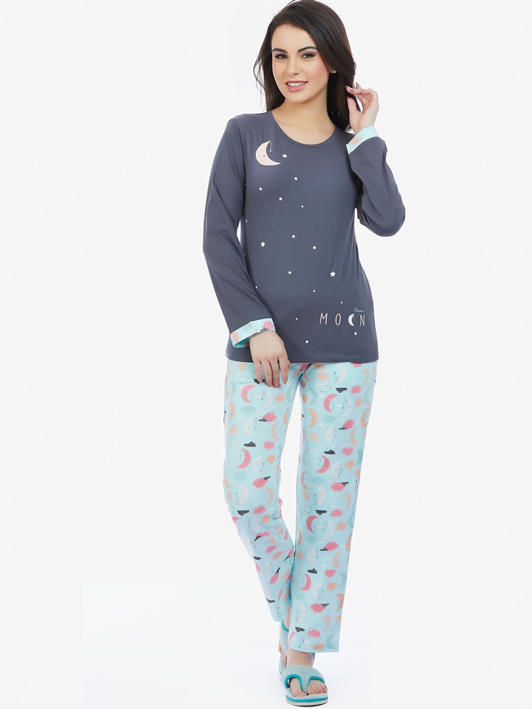 

MAYSIXTY Women Conversational Printed Pure Cotton Night Suit, Grey