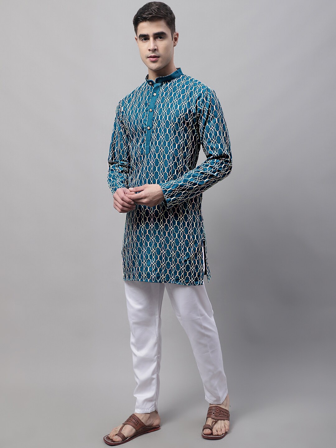 

Jompers Men Embroidered Pure Cotton Kurta with Pyjamas, Teal