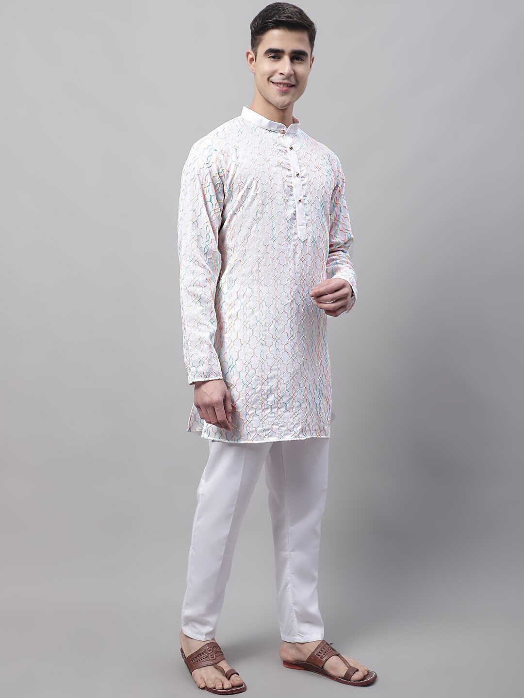 

Jompers Men Ethnic Motifs Embroidered Pure Cotton Kurta with Pyjamas, White