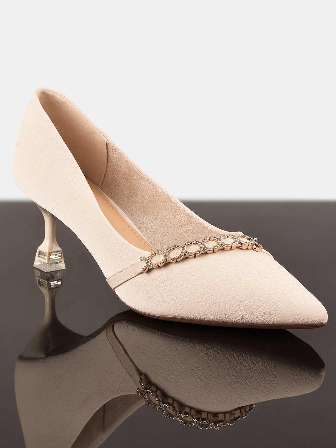 

BuckleUp Women Kitten Pumps, Peach