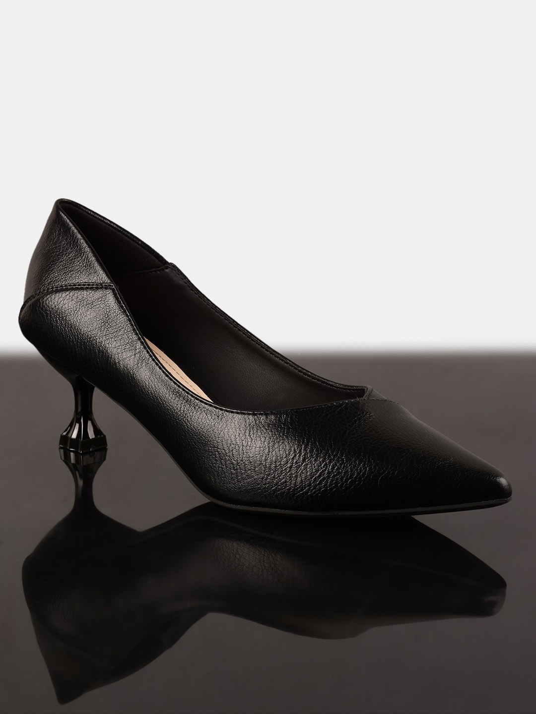 

BuckleUp Textured Kitten Pumps, Black