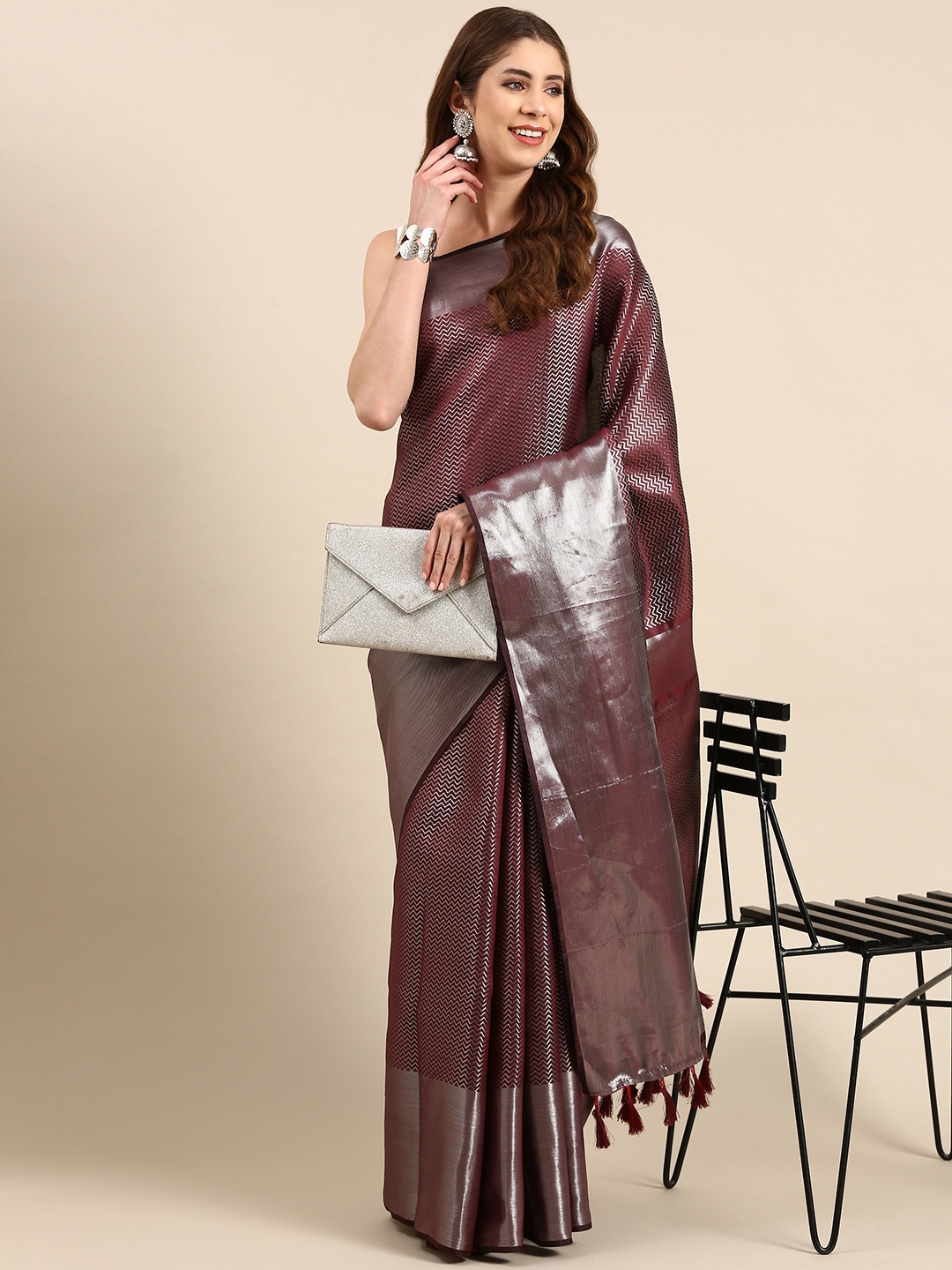 

Mitera Woven Design Zari Silk Blend Kanjeevaram Saree, Maroon