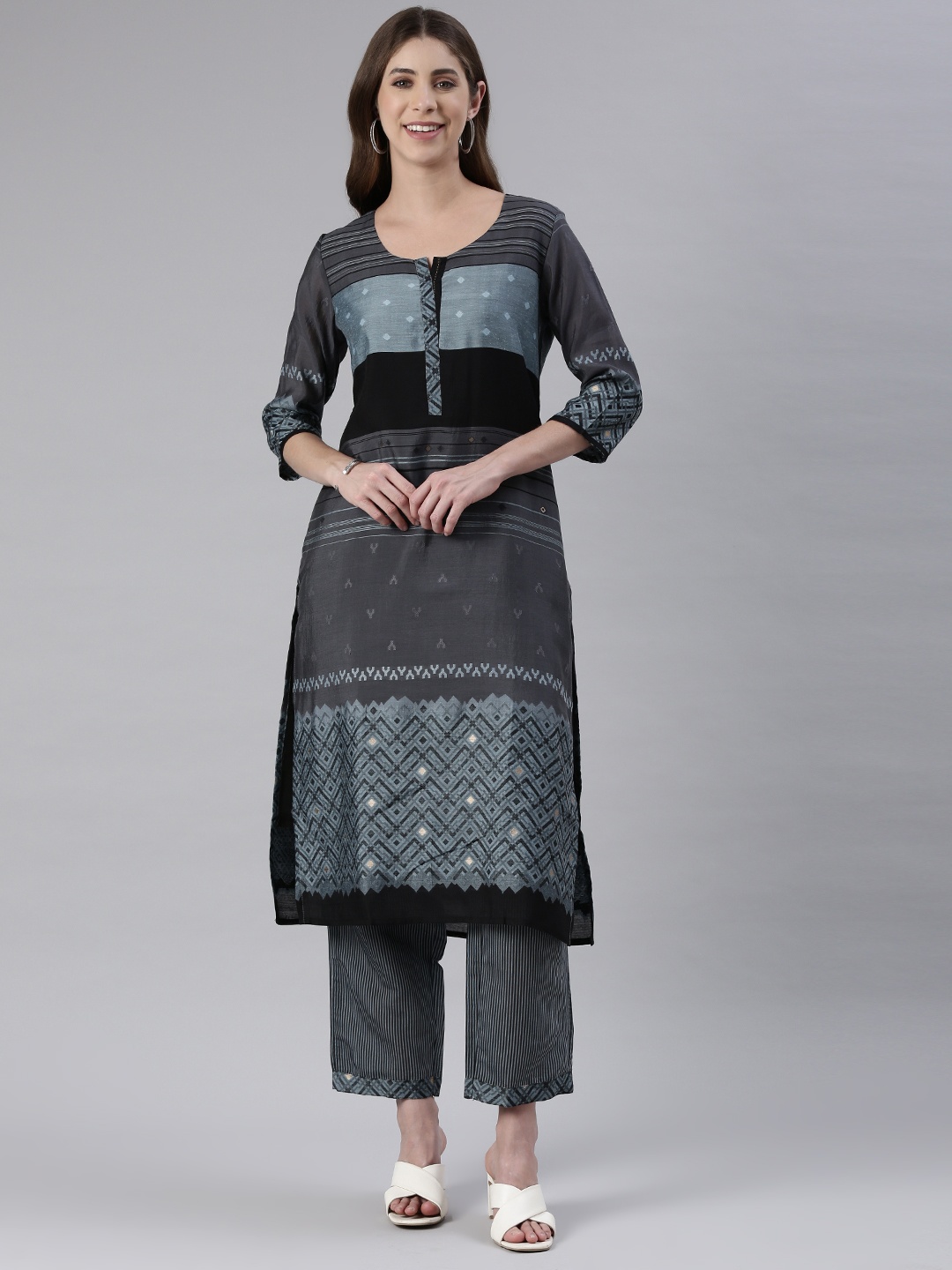 

ETIQUETTE Woven Design Chanderi Silk Kurta With Trousers, Blue
