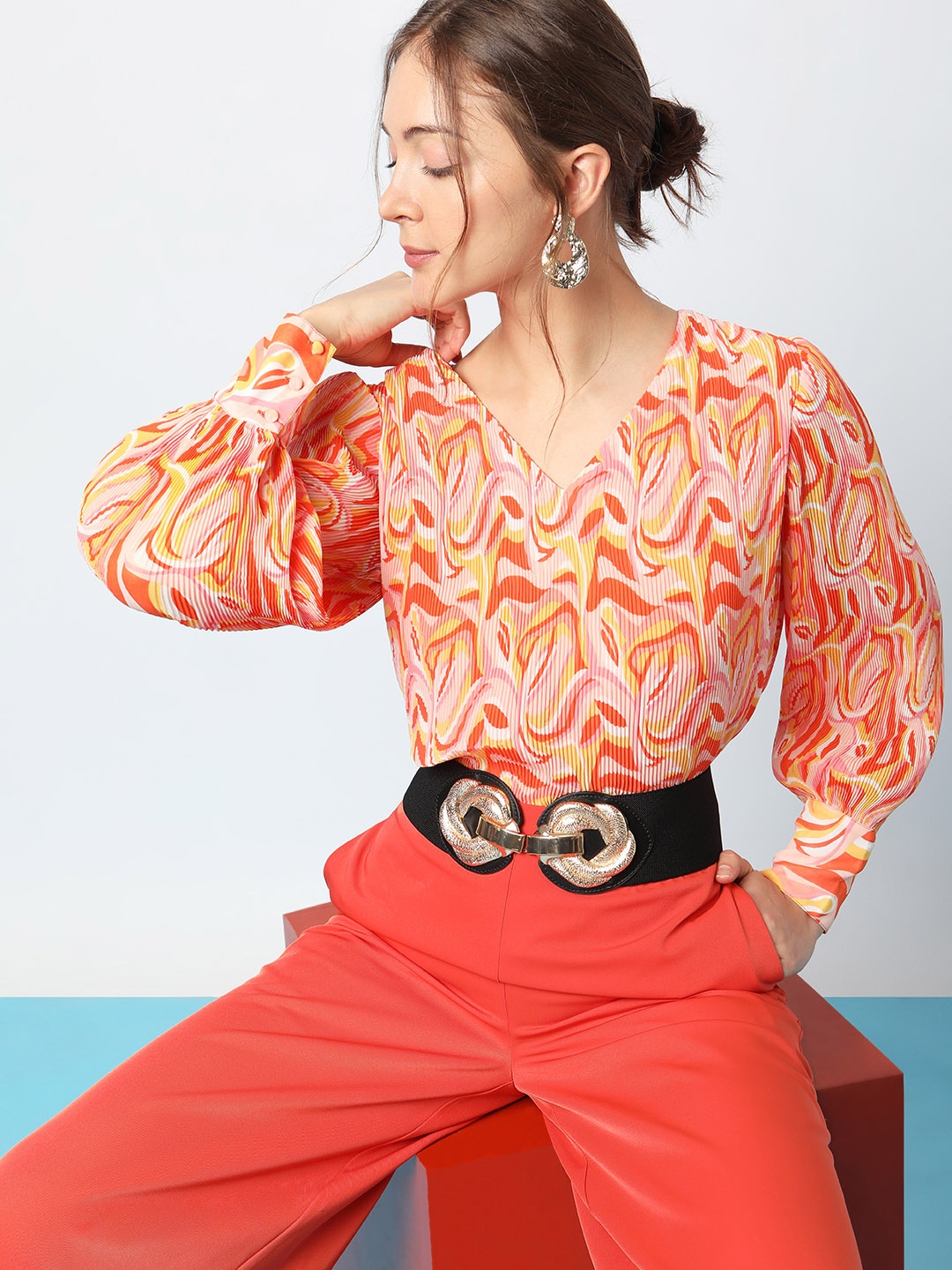 

Vero Moda Abstract Printed V-Neck Cuffed Sleeves Top, Orange