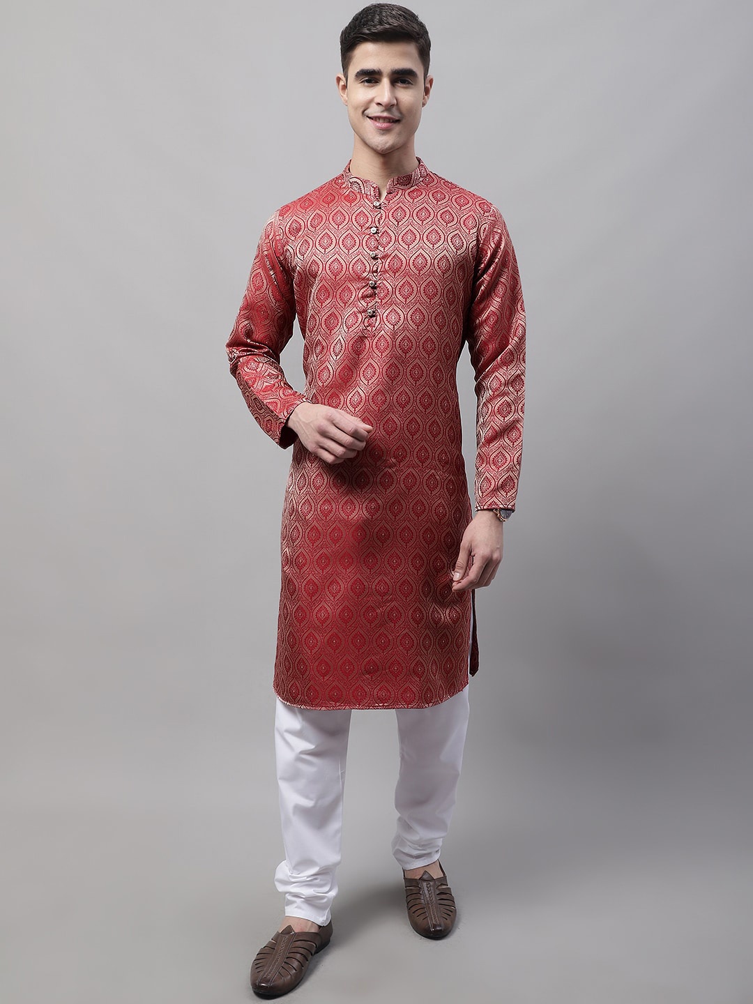

Jompers Men Ethnic Motifs Woven Design Jacquard Kurta, Maroon