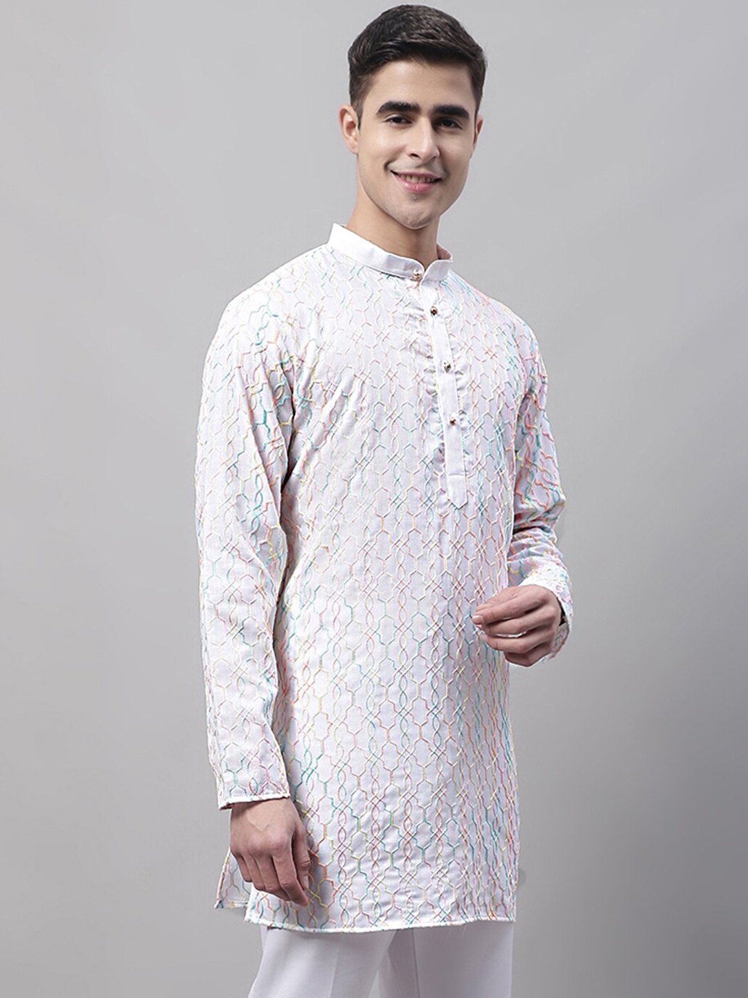 

Jompers Men Geometric Embroidered Pure Cotton Kurta, White