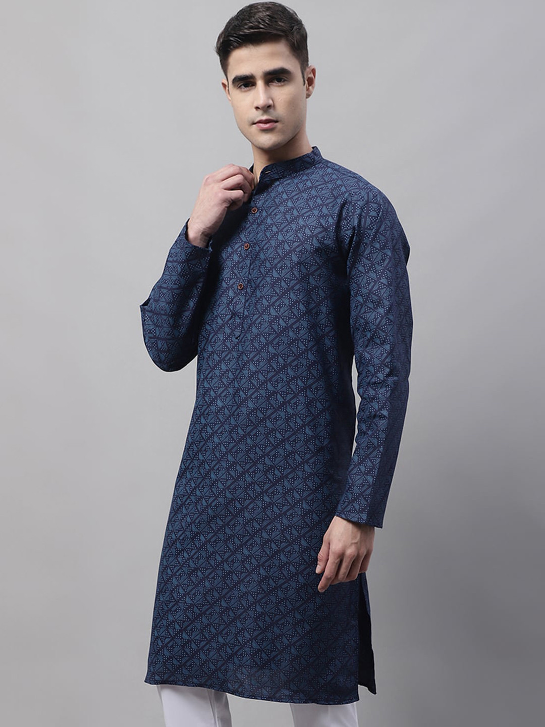 

Jompers Men Mandarin Collar Geometric Printed Pure Cotton Kurta, Navy blue
