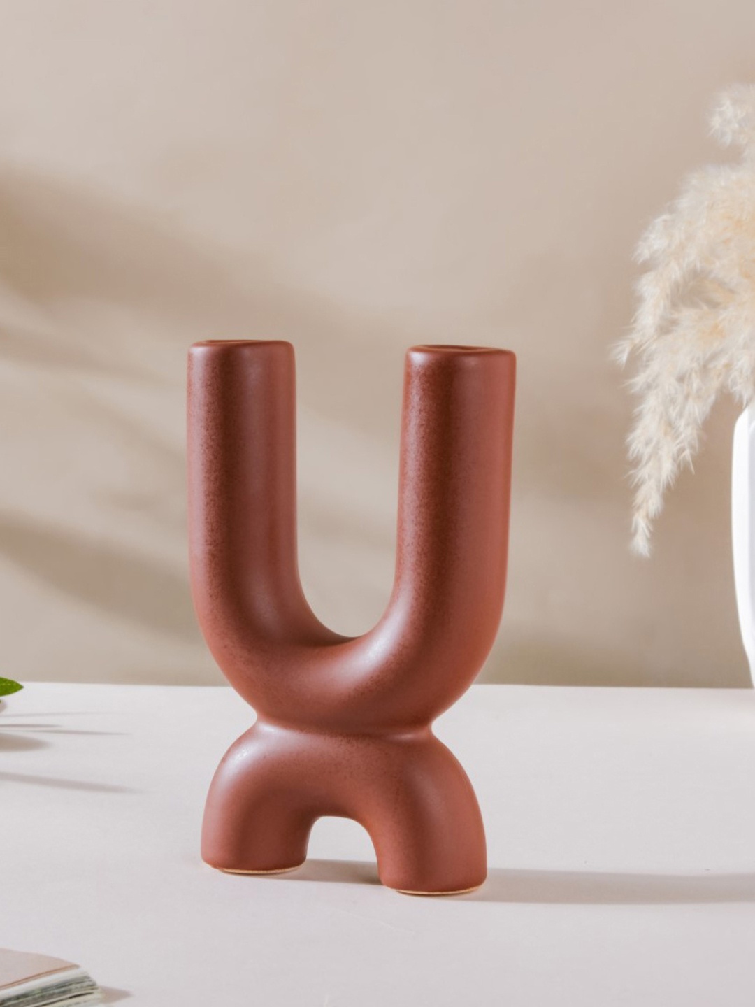 

Nestasia Brown Ultra Mod 2 Arm Ceramic Candle Holder