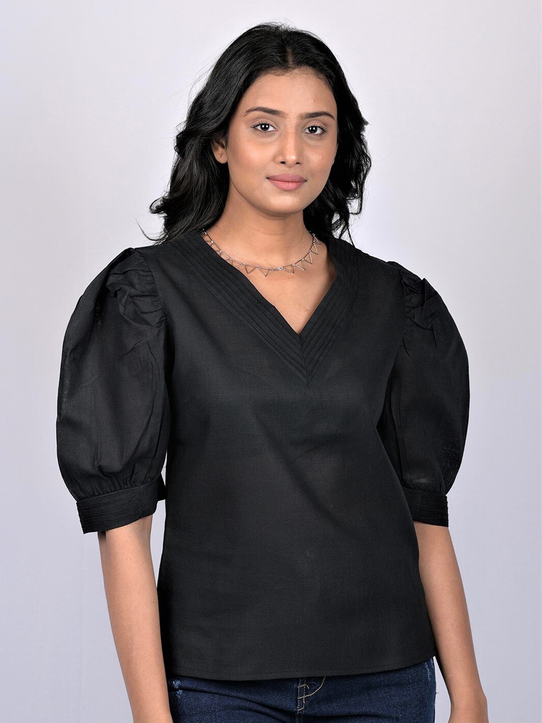 

OWO THE LABEL Puff Sleeves V-Neck Top, Black