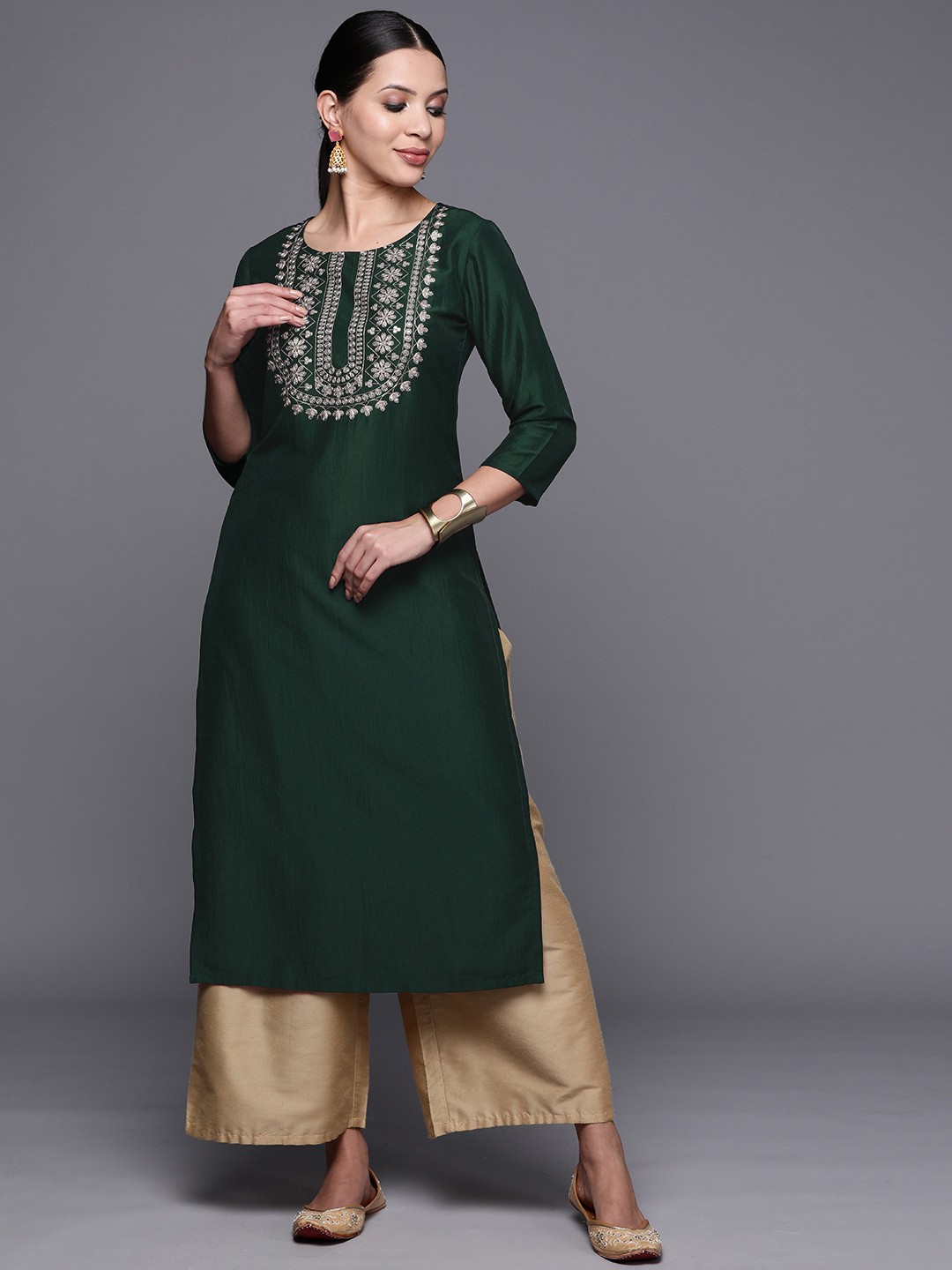 

MASSTANI BY INDDUS Women Floral Embroidered Yoke Design Kantha Work Kurta, Green