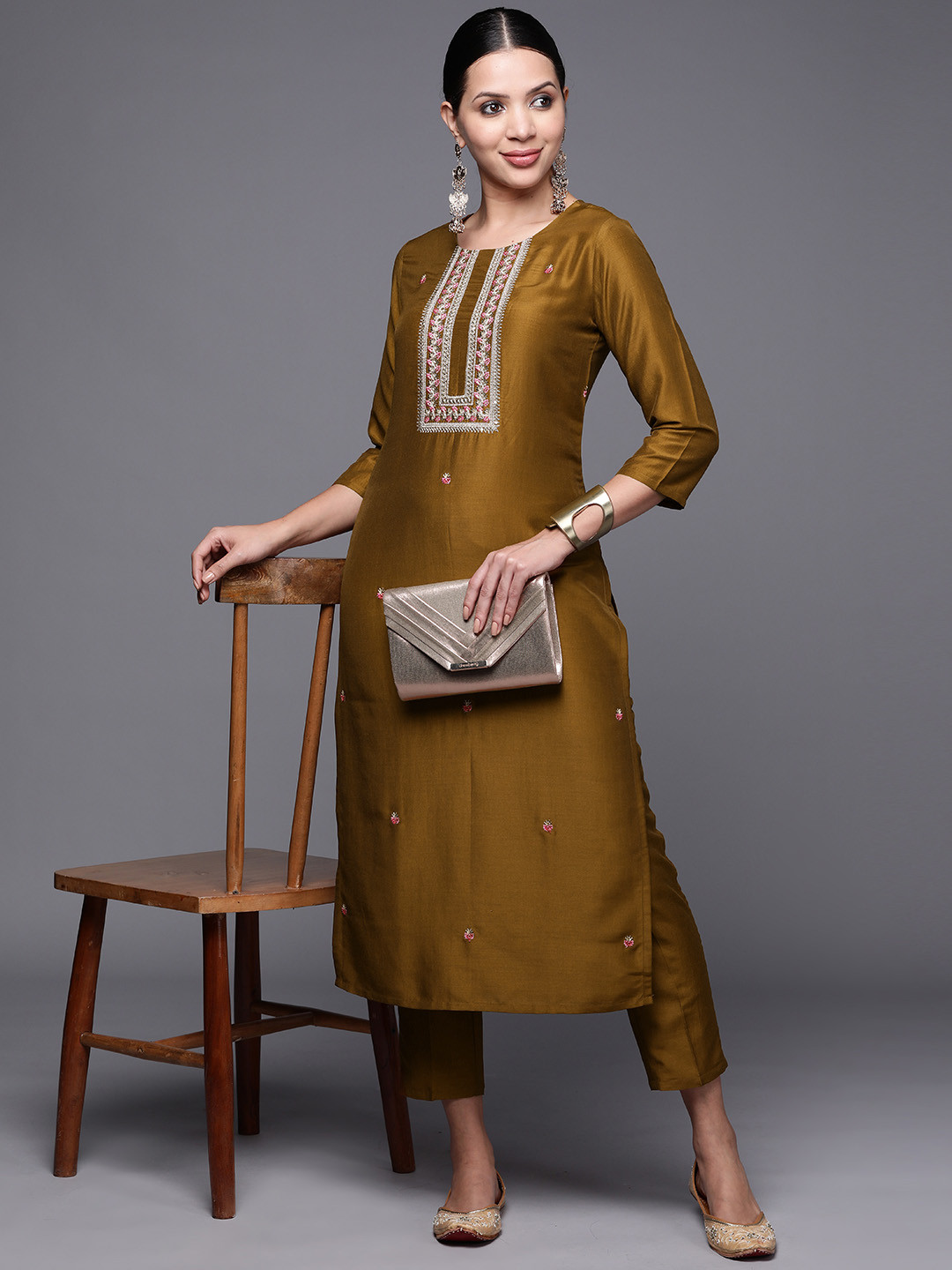 

MASSTANI BY INDDUS Women Ethnic Motifs Embroidered Kurta With Trousers, Bronze