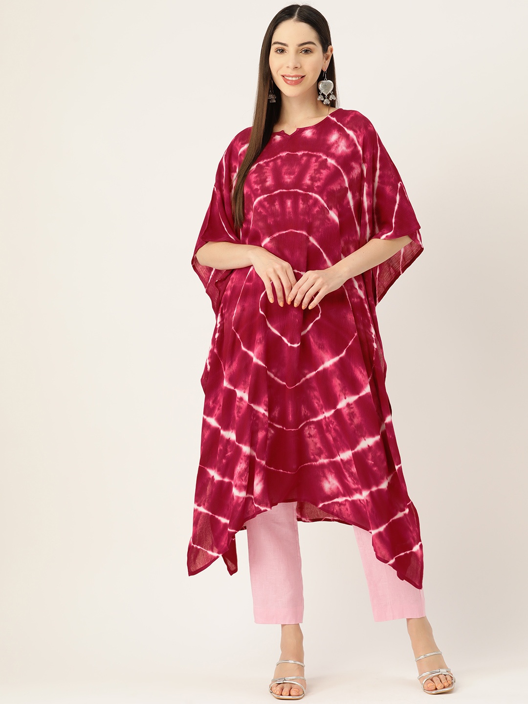 

Maaesa Bandhani Dyed Flared Sleeves Crepe Kaftan Kurta, Magenta