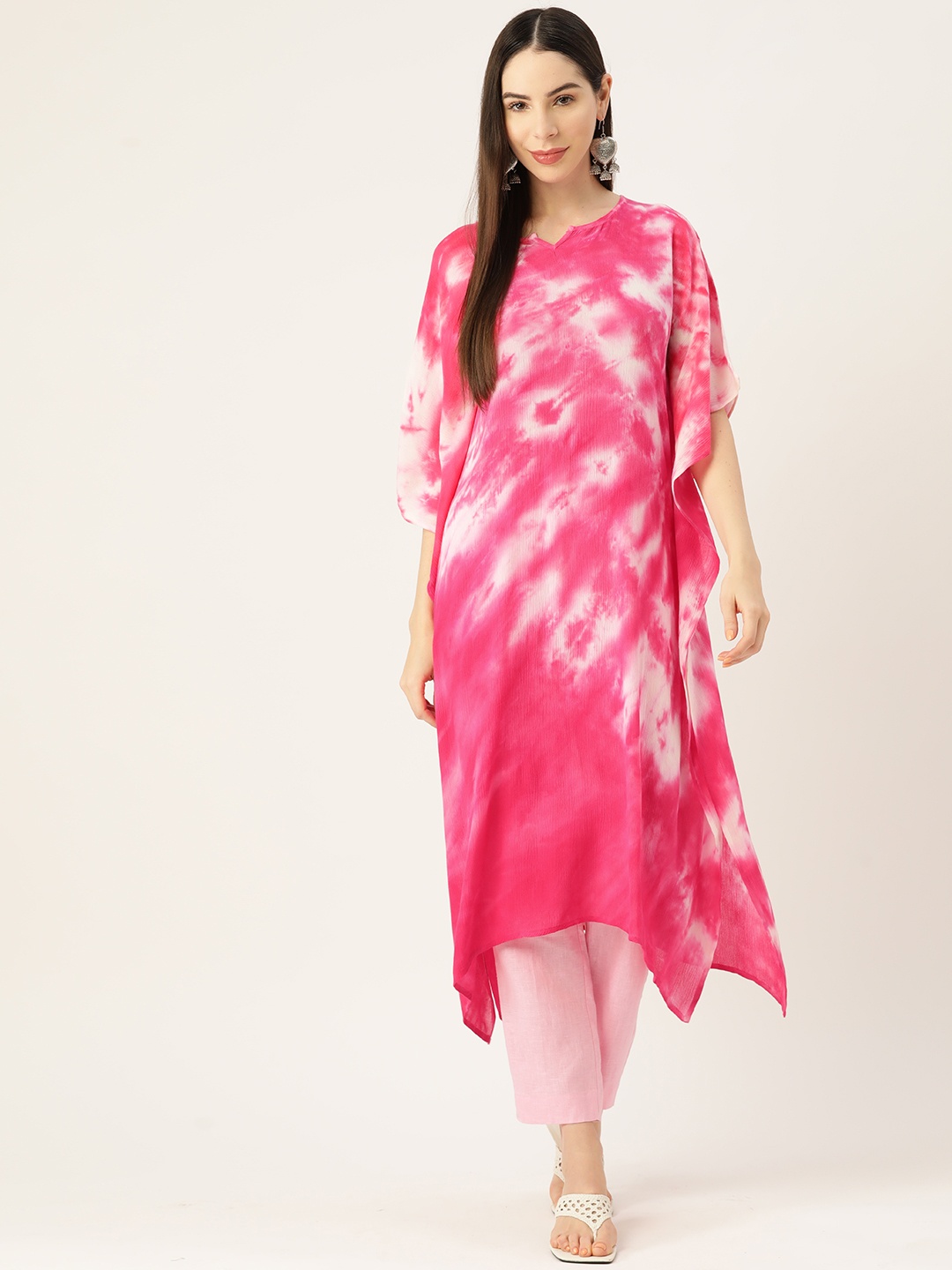 

Maaesa Bandhani Dyed Flared Sleeves Crepe Kaftan Kurta, Pink