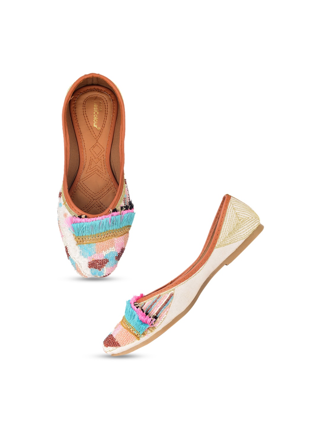 

DESI COLOUR Women Embellished Ethnic Mojaris, White