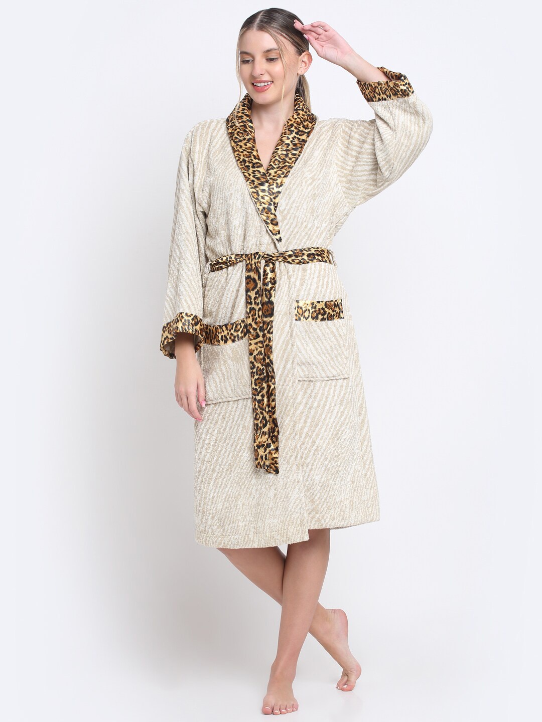 

Creeva Women Printed Pure Cotton Bath Robe, Cream