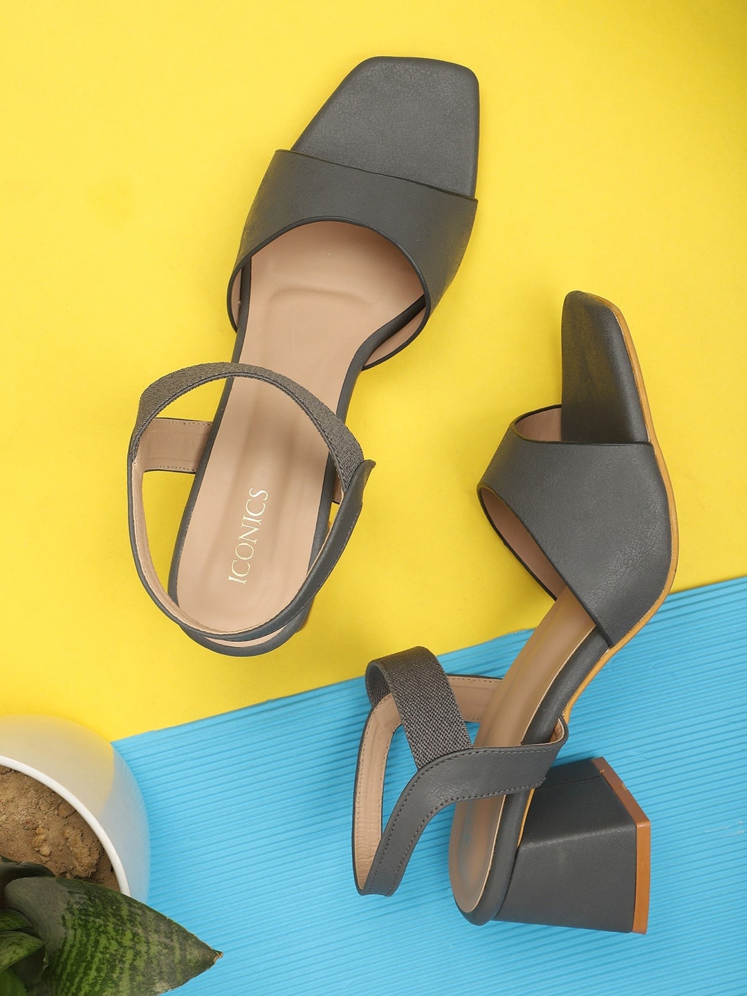 

ICONICS Open Toes Block Heels, Grey