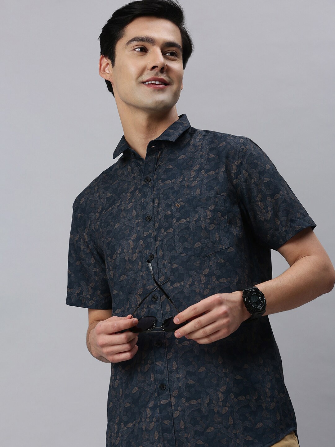 

Classic Polo Men Slim Fit Floral Printed Cotton Shirt, Navy blue