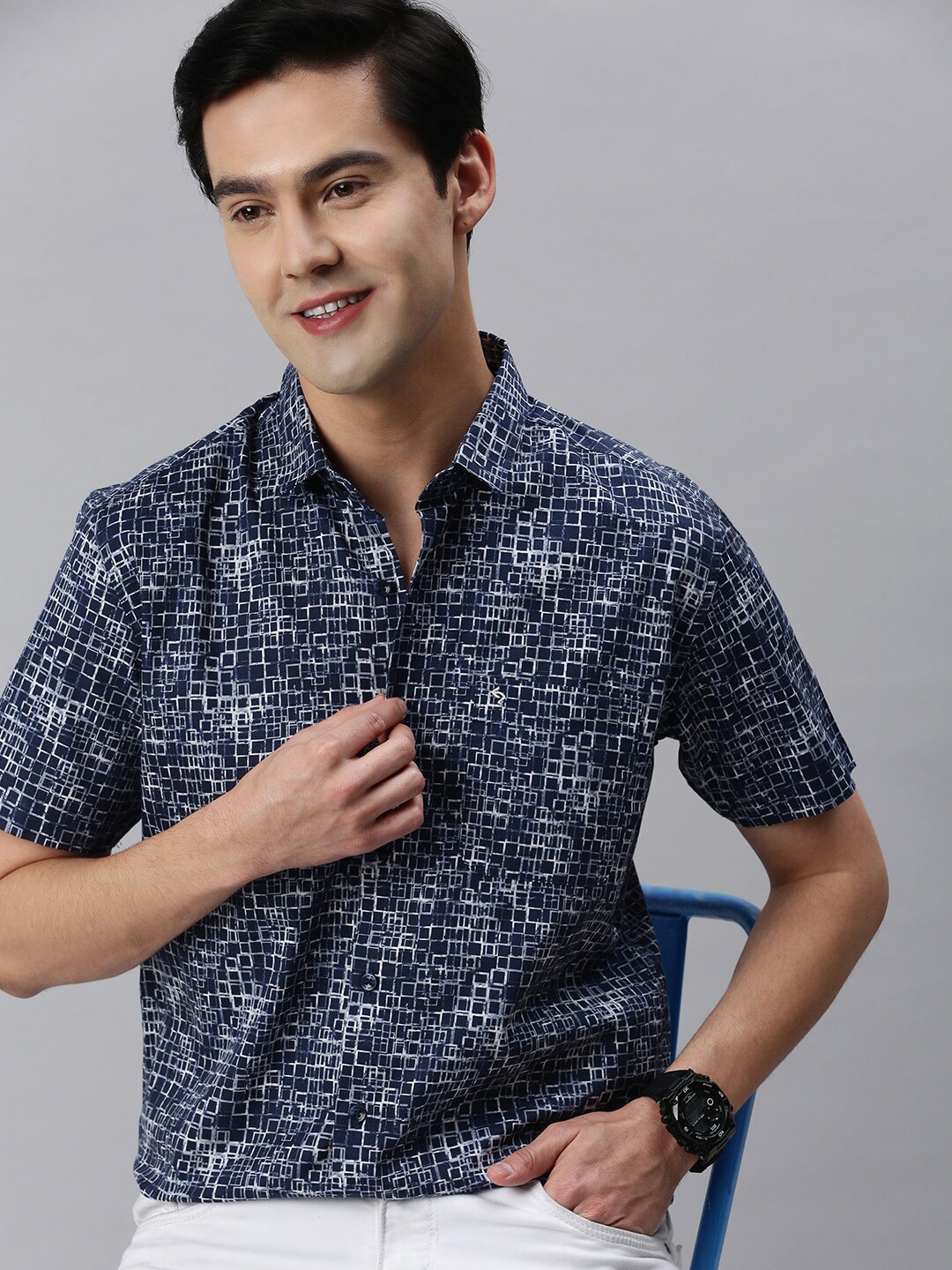 

Classic Polo Men Slim Fit Abstract Printed Casual Cotton Shirt, Navy blue