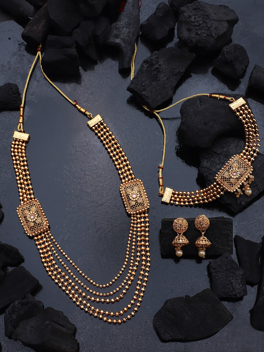 

ANIKAS CREATION Gold-Plated Stone Studded & Beaded Vilandi Jewellery Set