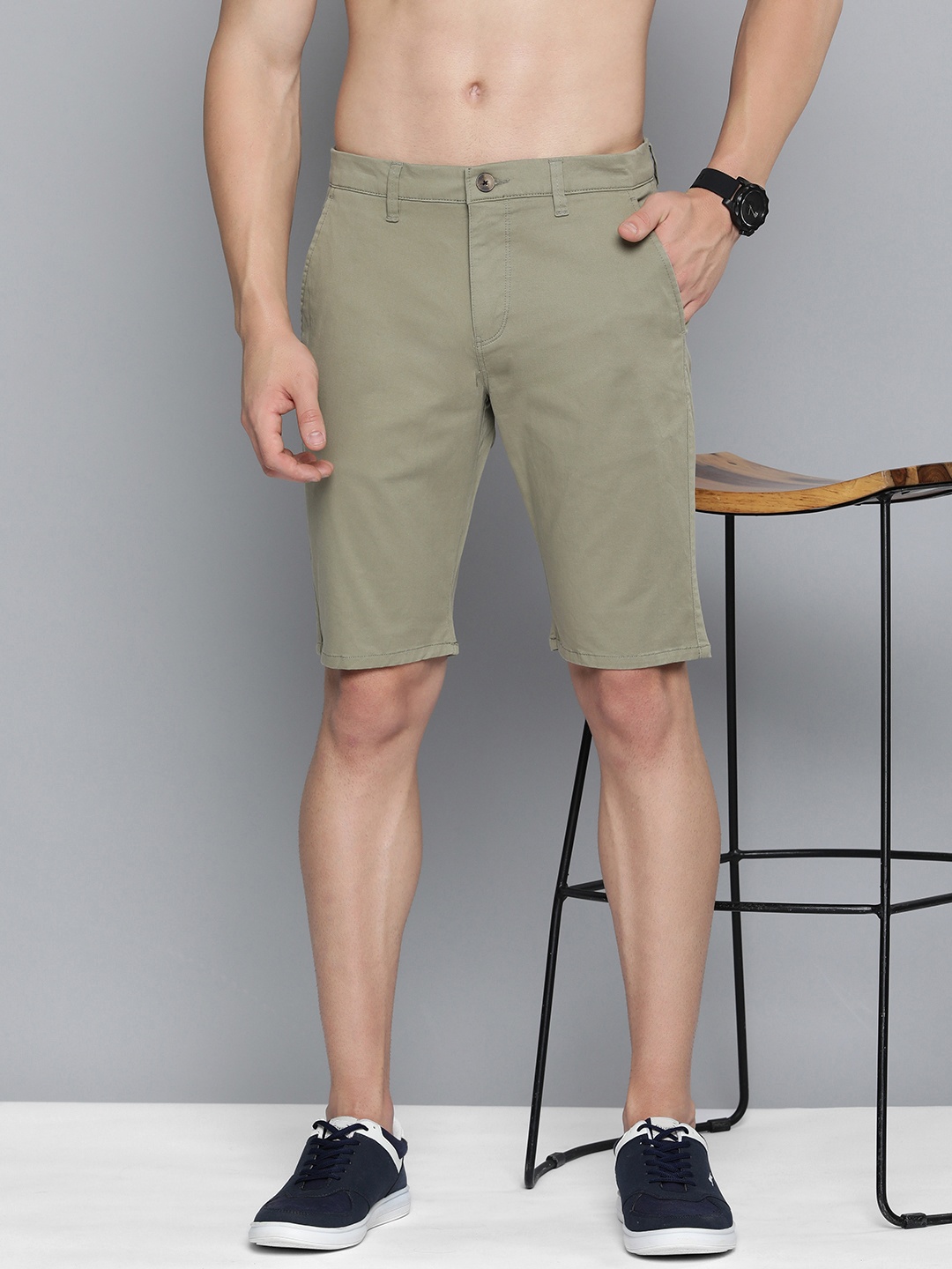 

HERE&NOW Slim Fit Mid-Rise Regular Shorts, Green