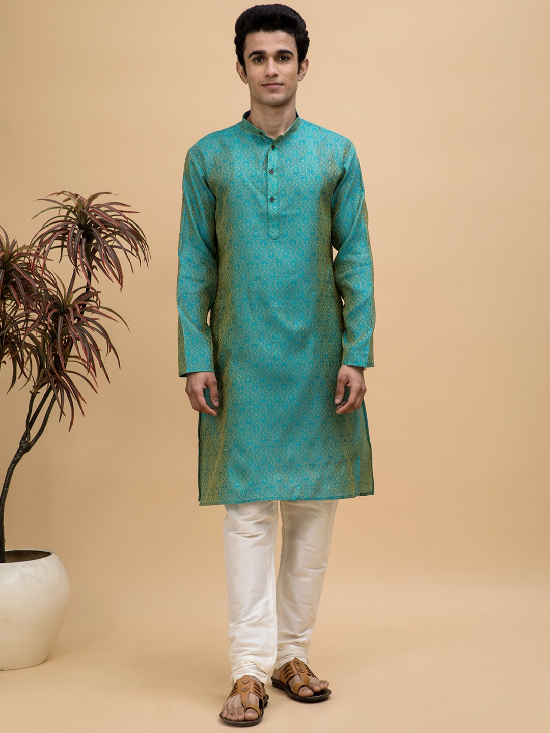

NEUDIS Men Ethnic Motifs Woven Design Kurta with Churidar, Teal