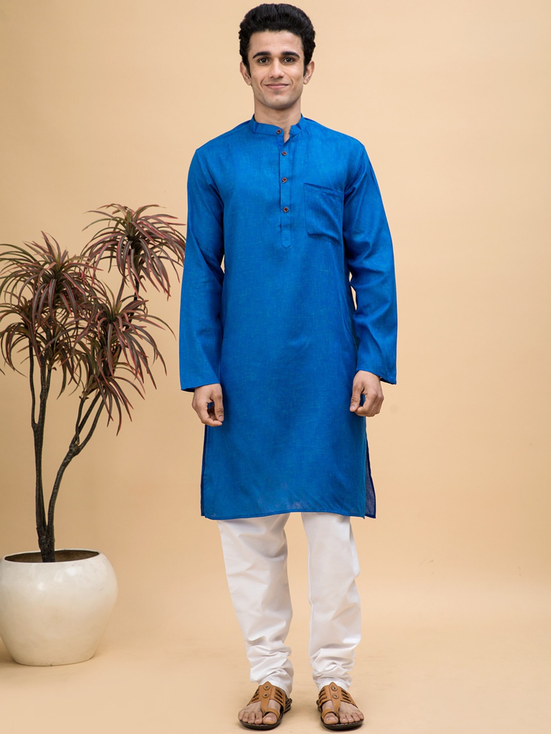 

NEUDIS Men Mandarin Collar Kurta with Churidar, Blue
