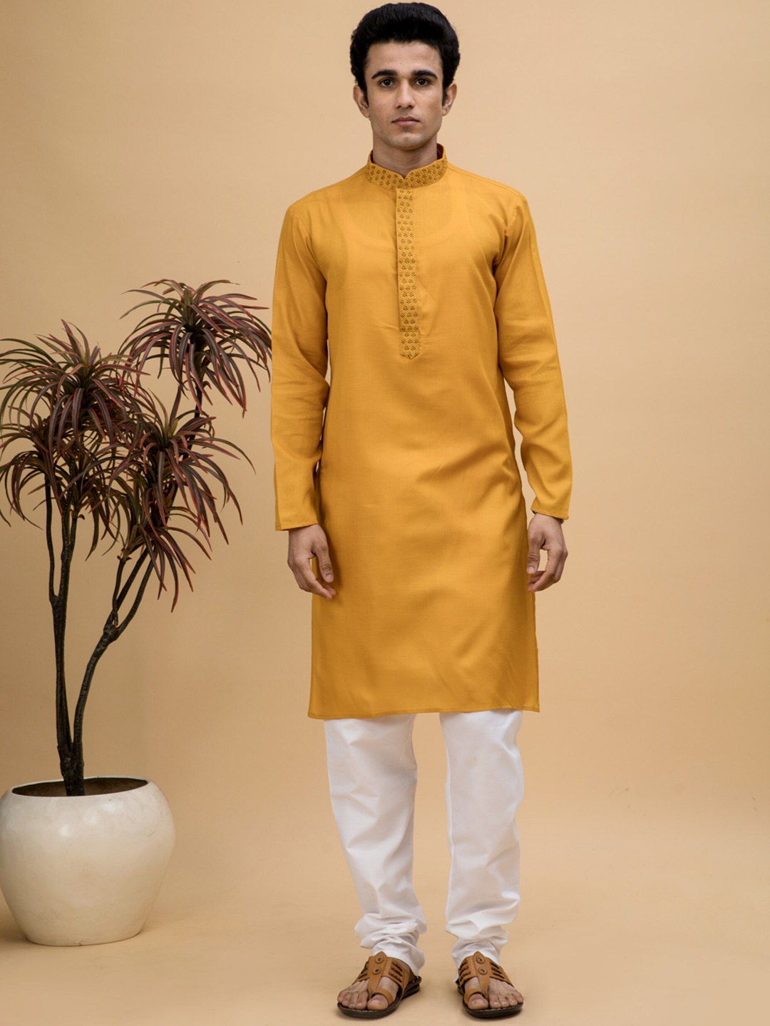 

NEUDIS Men Pure Cotton Kurta with Churidar, Yellow