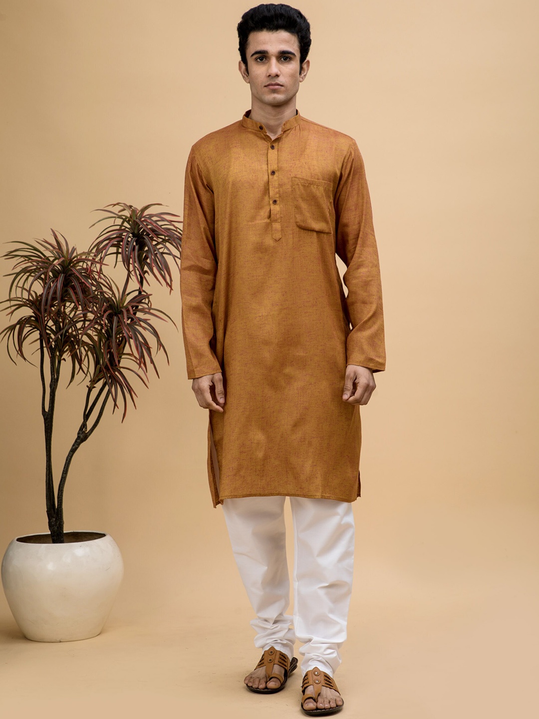 

NEUDIS Men Mandarin collar Pure Cotton Kurta with Churidar, Mustard