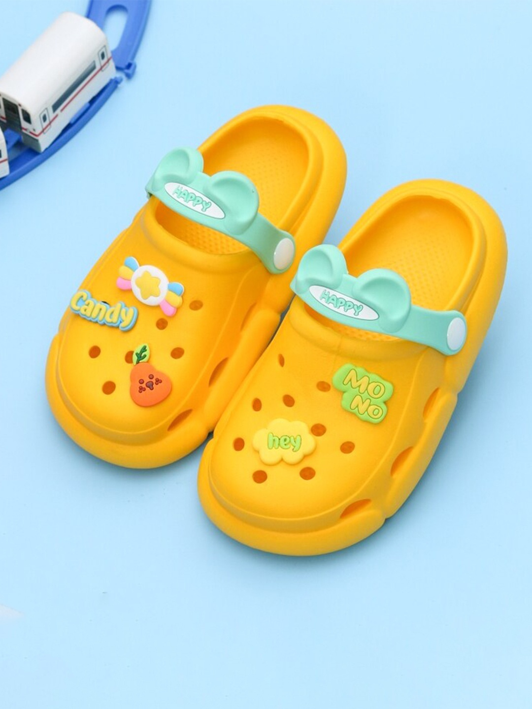 

Yellow Bee Boys Rubber Slip On Clogs