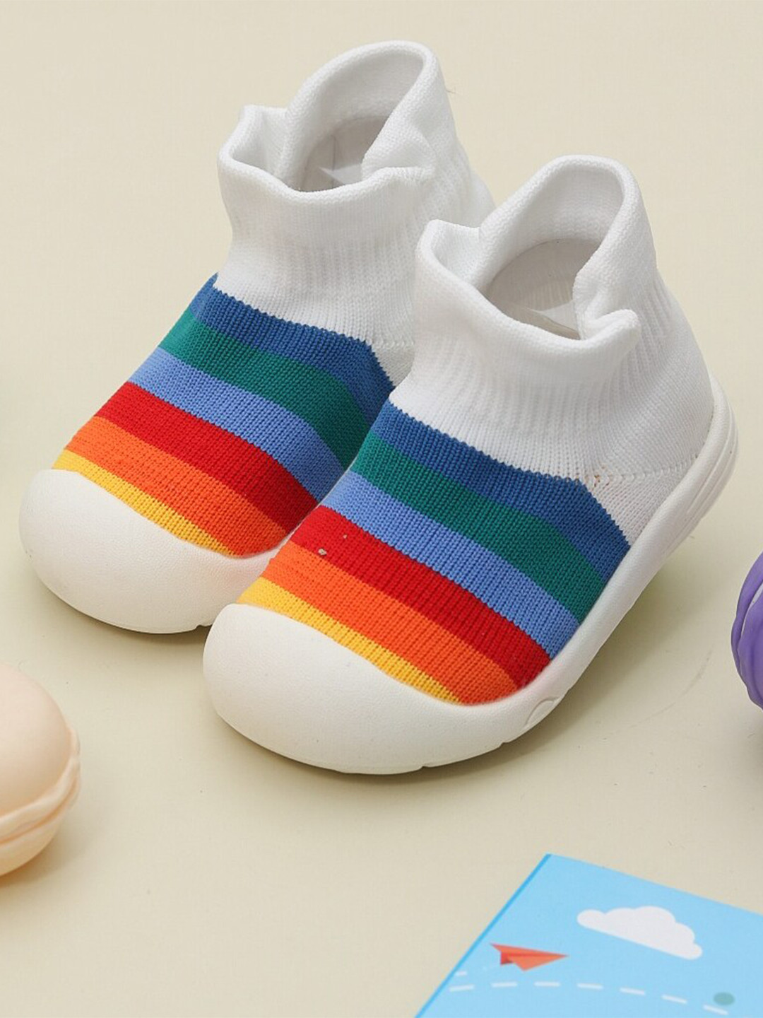 

Yellow Bee Infants Kids Patterned Ankle-Length Comfort Shoe Socks, White