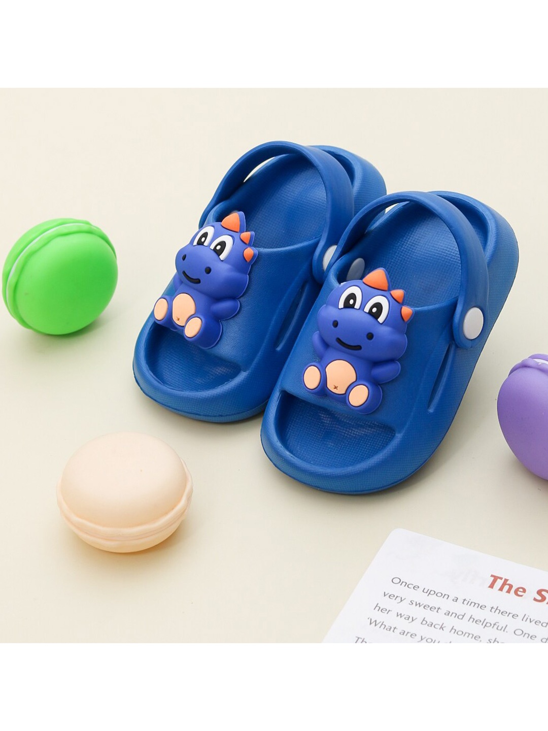 

Yellow Bee Boys Slip On Clogs, Blue