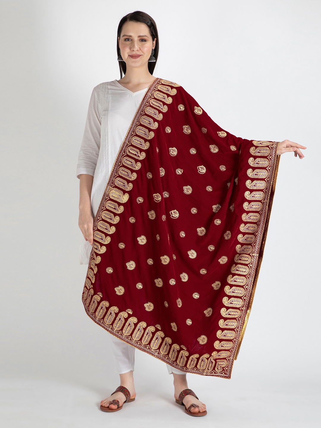 

Moda Chales Ethnic Embroidered Velvet Dupatta with Zari Details, Maroon