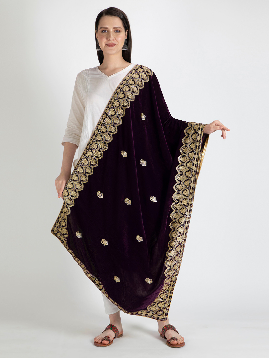 

Moda Chales Ethnic Embroidered Velvet Dupatta with Zari Details, Purple