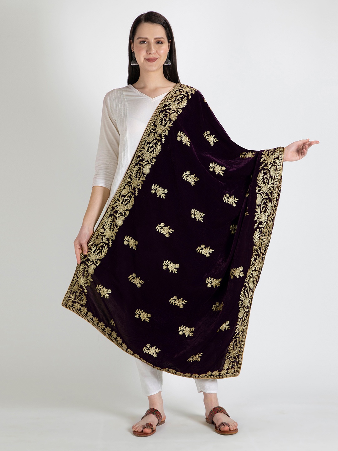 

Moda Chales Ethnic Embroidered Velvet Dupatta with Zari Details, Purple
