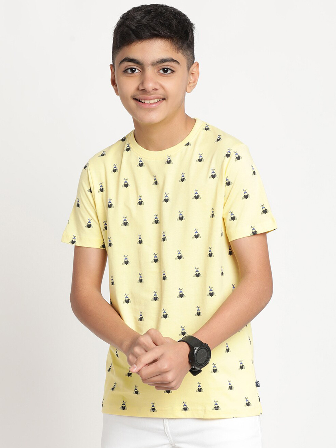 

Indian Terrain Boys Printed Slim Fit Pure Cotton T-shirt, Yellow