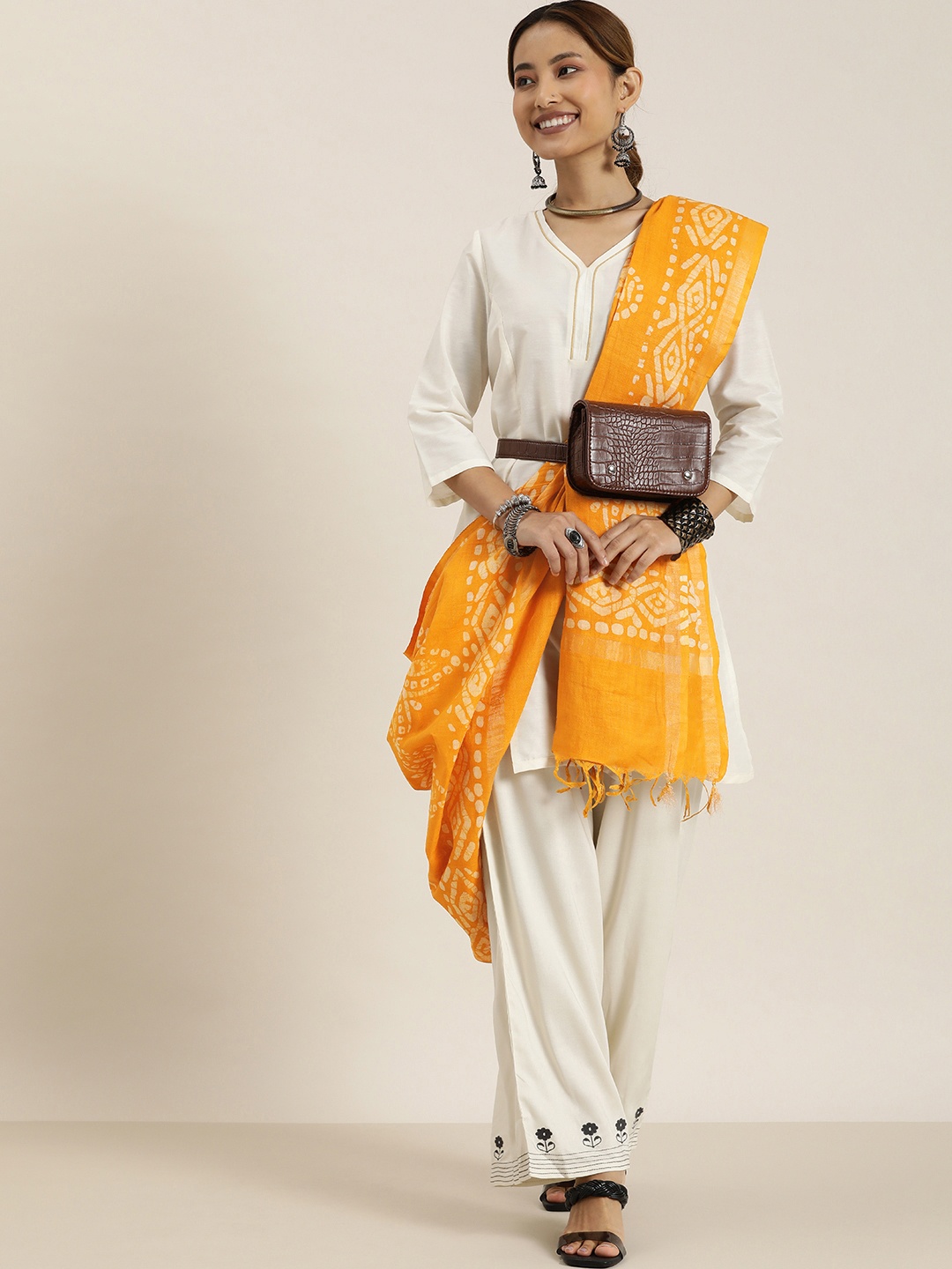 

Taavi Ethnic Motifs Dyed Pure Cotton Batik Bhagalpuri Handloom Dupatta, Yellow