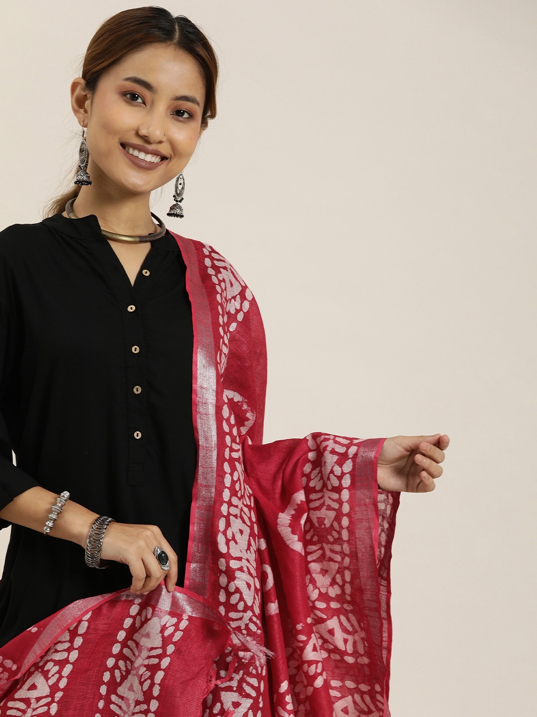 

Taavi Ethnic Motifs Dyed Pure Cotton Batik Bhagalpuri Handloom Dupatta, Maroon