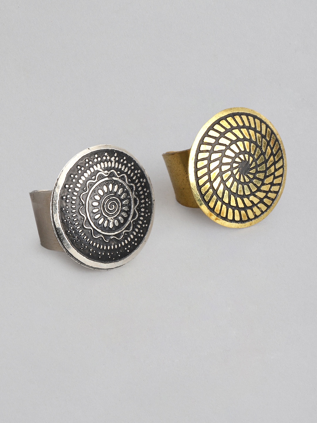 

Rang Gali Women Set of 2 Brass-Plated Oxidised Enamelled Rings, Silver