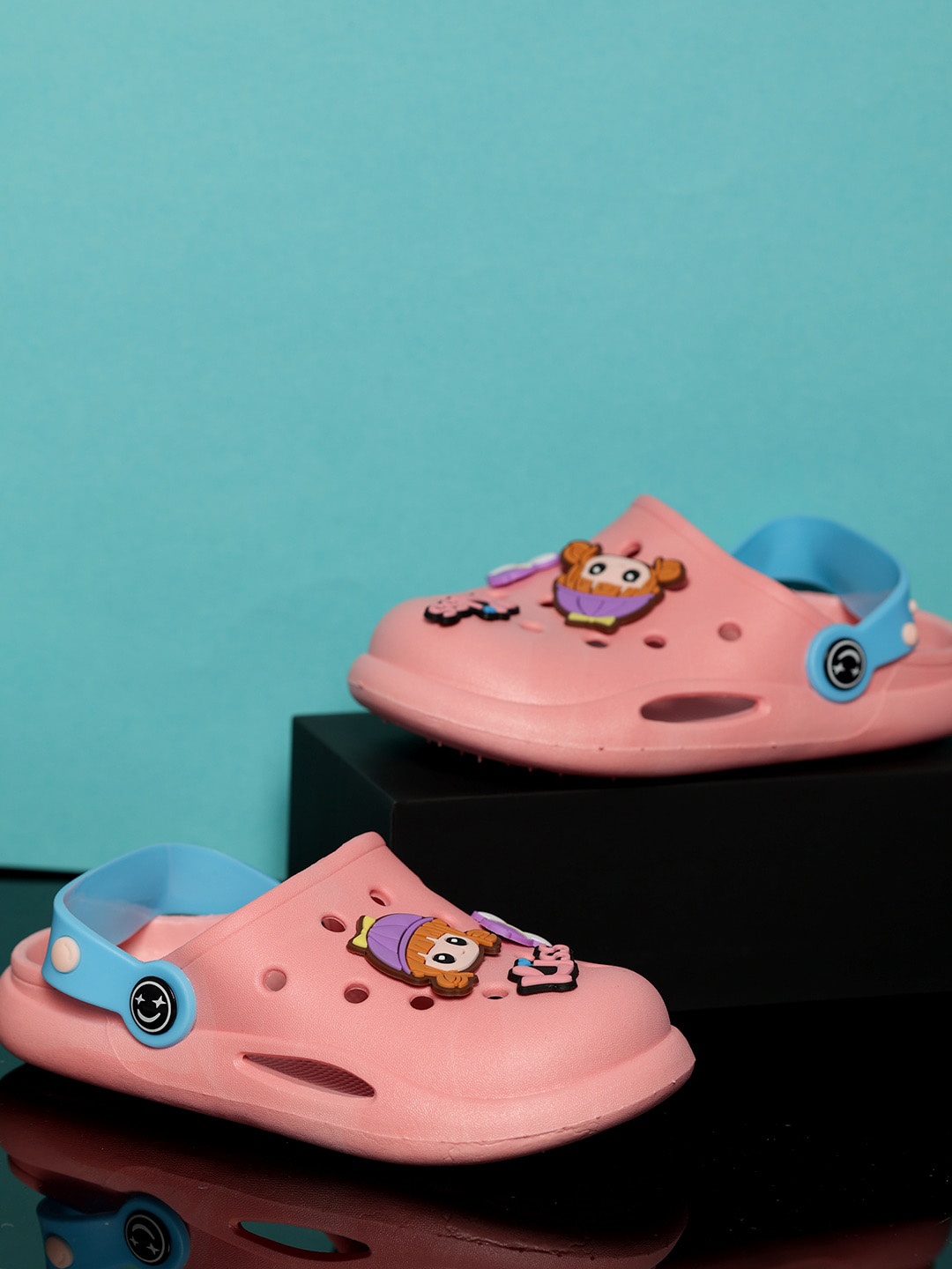 

PASSION PETALS Kids Applique Lightweight Clogs, Pink