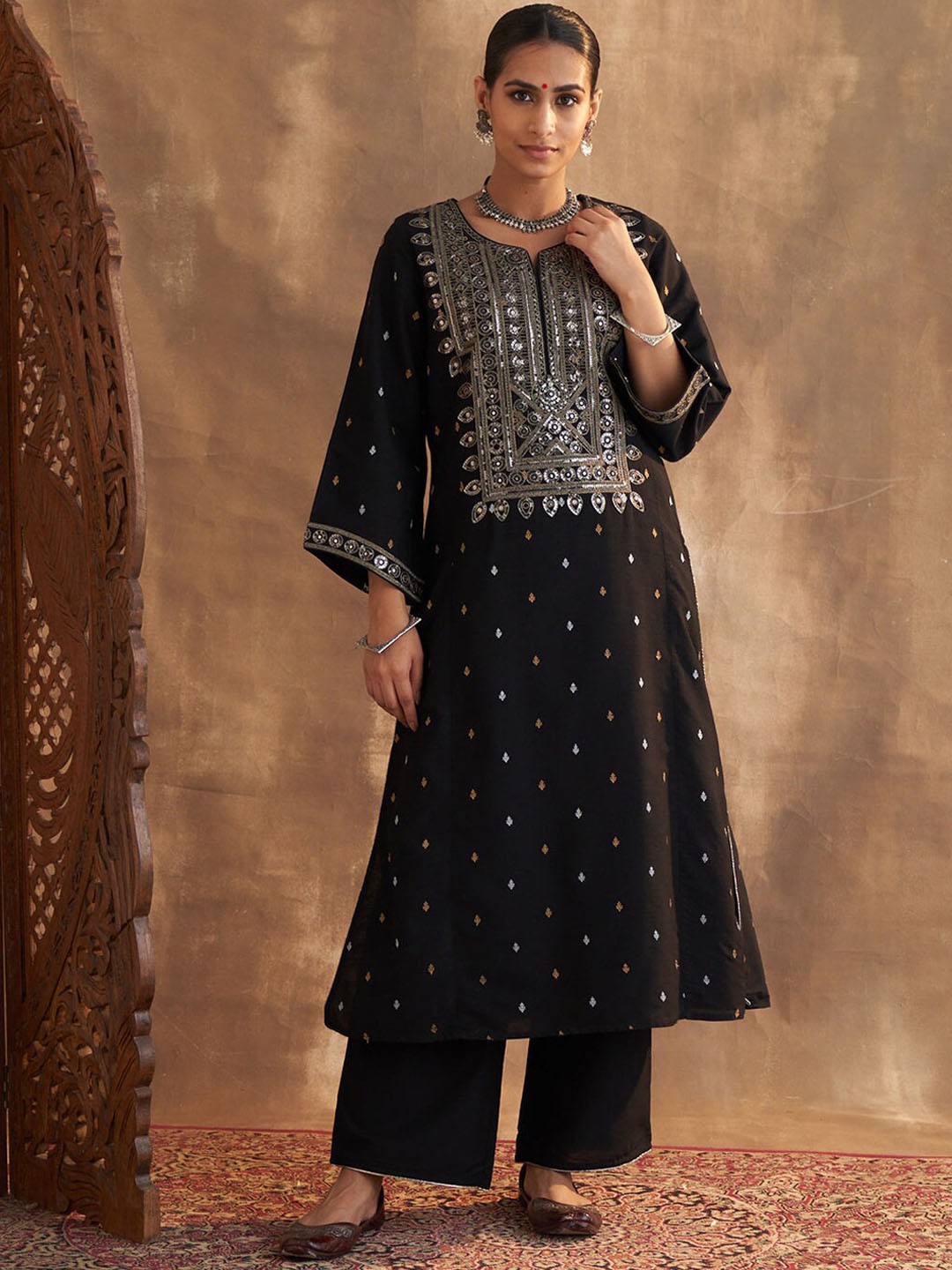 

Lakshita Women Ethnic Motifs Embroidered Kurta with Palazzos, Black