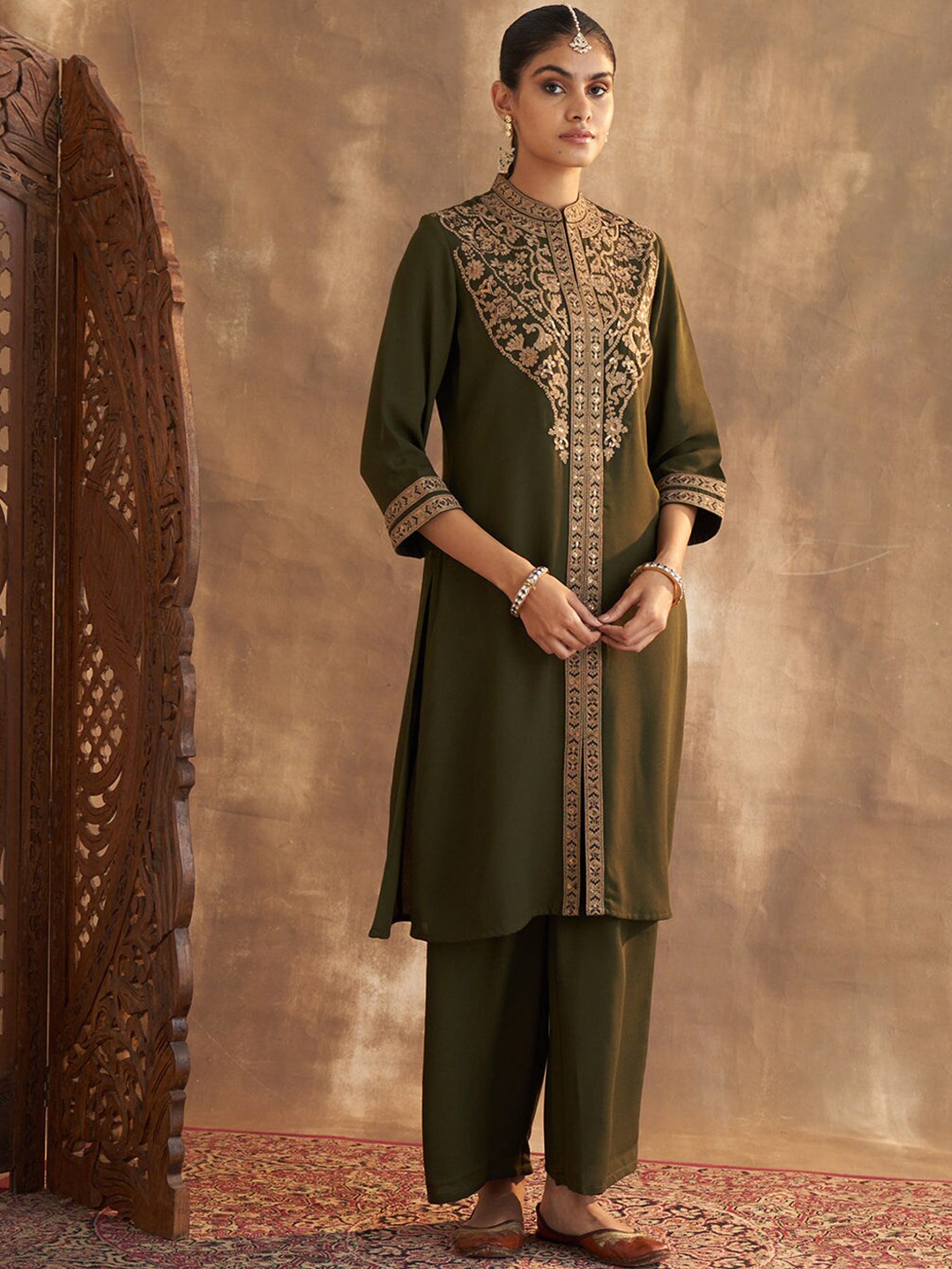 

Lakshita Women Ethnic Motifs Embroidered Kurta with Palazzos, Olive