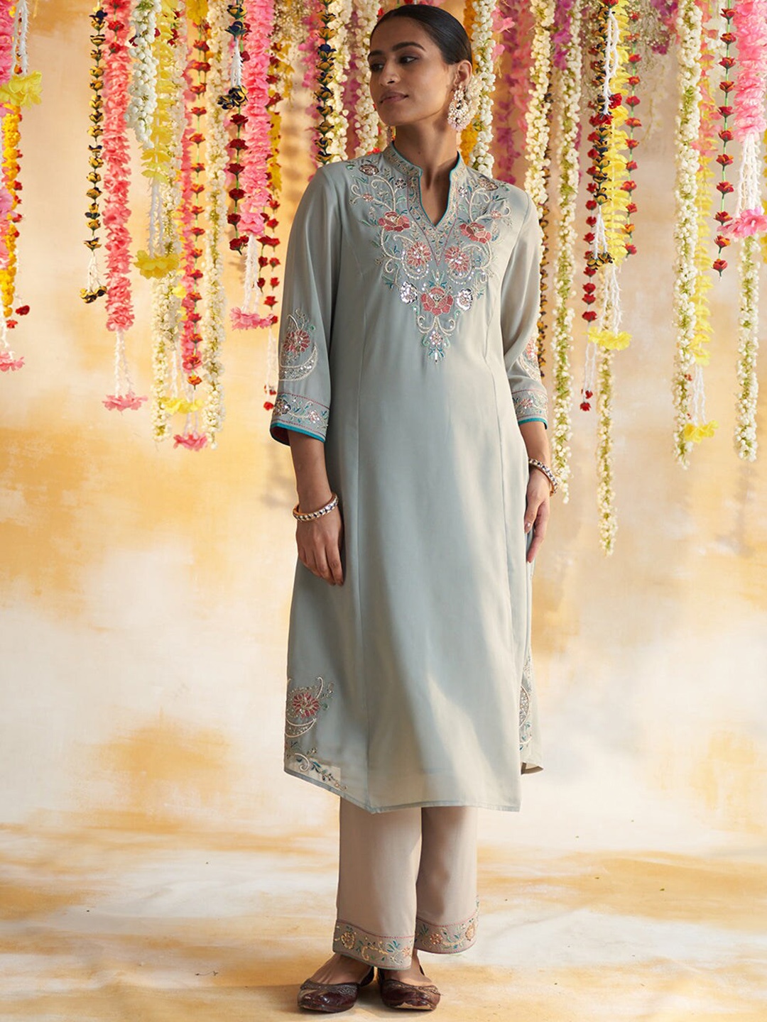 

Lakshita Women Floral Embroidered Sequinned Kurta with Palazzos, Green