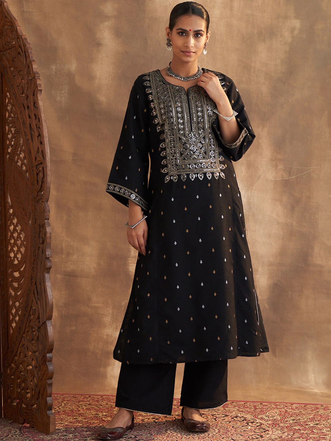

Lakshita Women Ethnic Motifs Embroidered Sequinned Kurta With Palazzos, Black