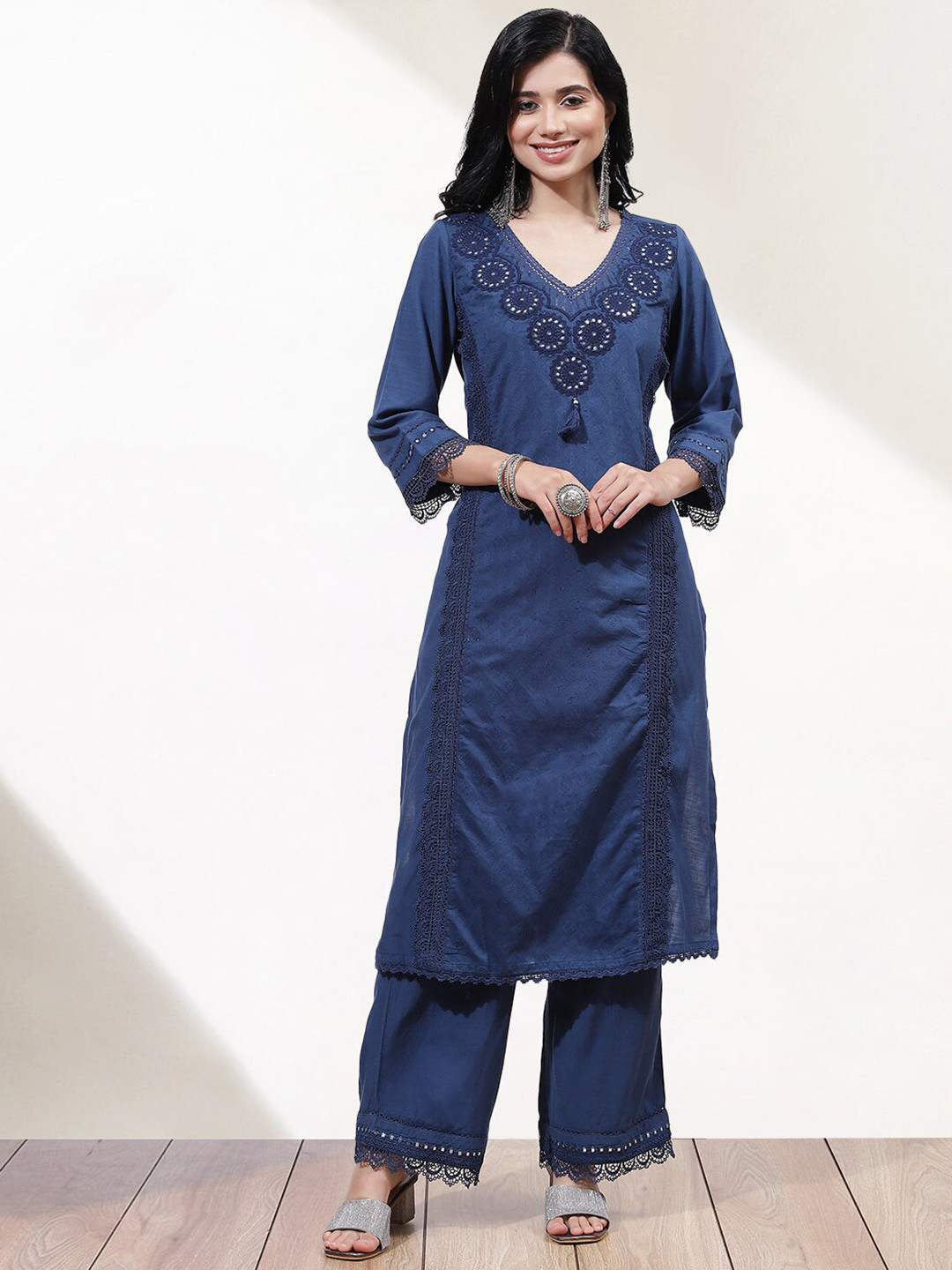 

Lakshita Women Ethnic Motifs Embroidered Mirror Work Kurta With Palazzos, Blue