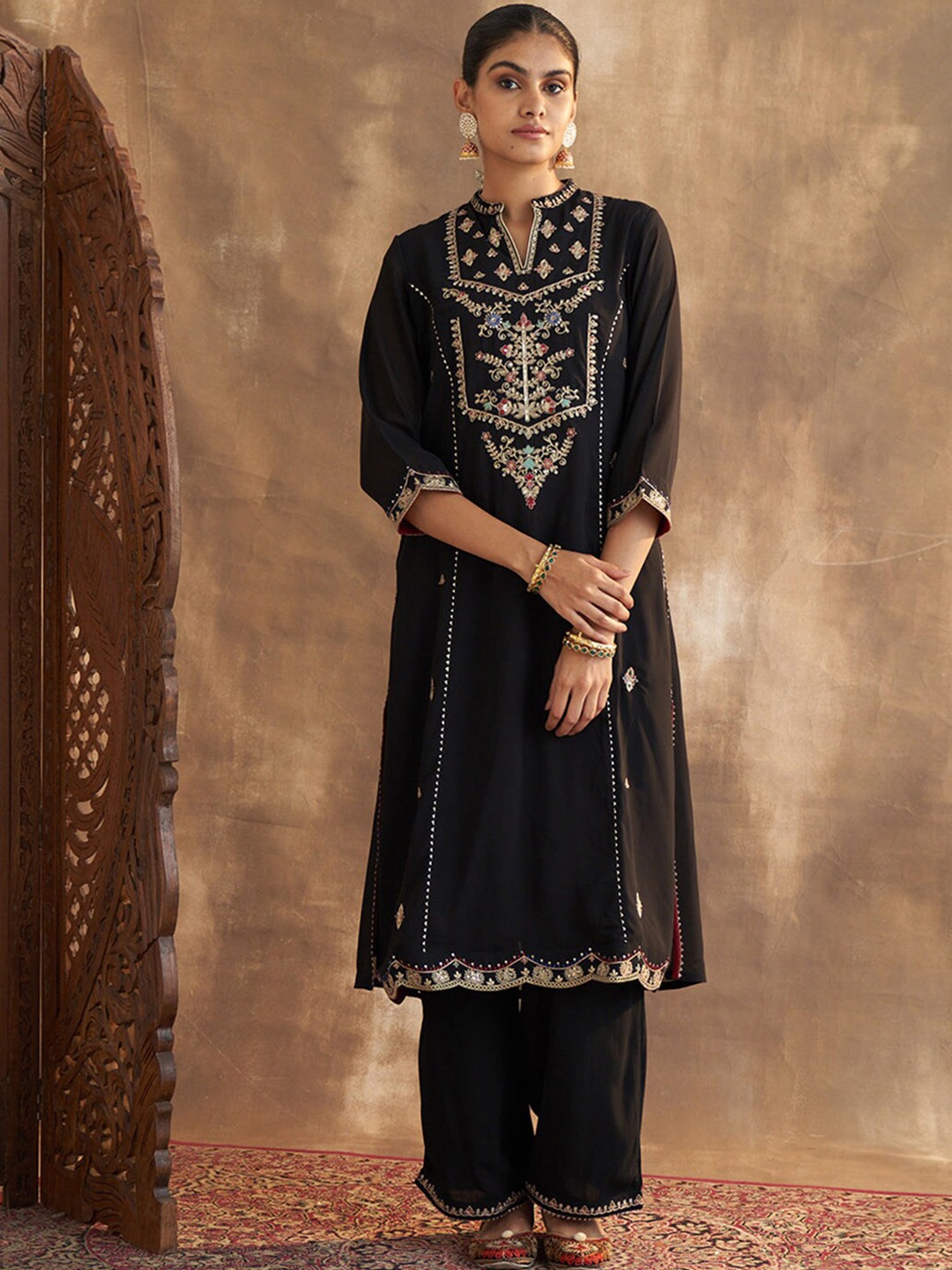 

Lakshita Ethnic Motifs Embroidered Kurta With Palazzos, Black