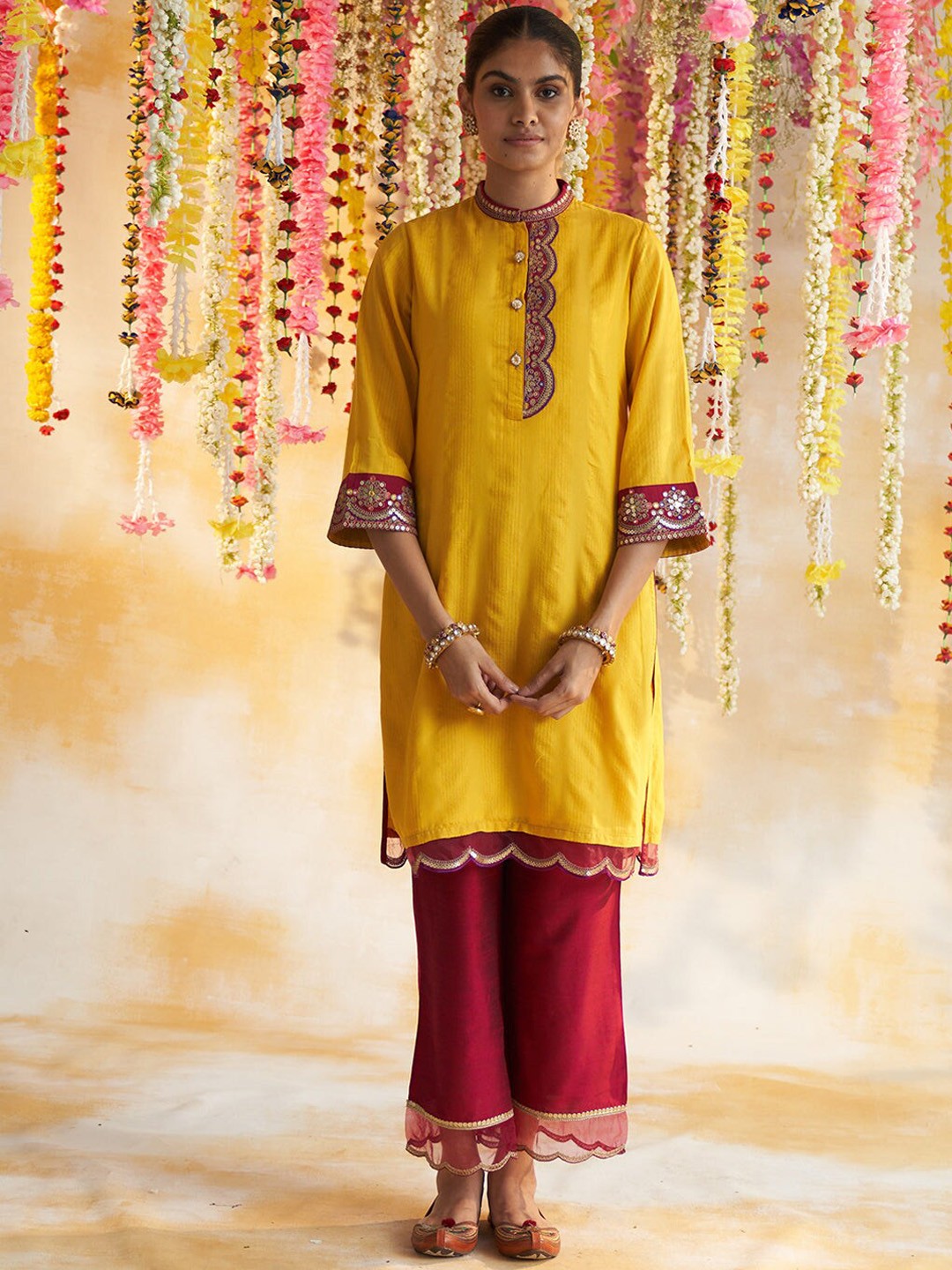 

Lakshita Ethnic Motifs Embroidered Kurta With Palazzos, Yellow