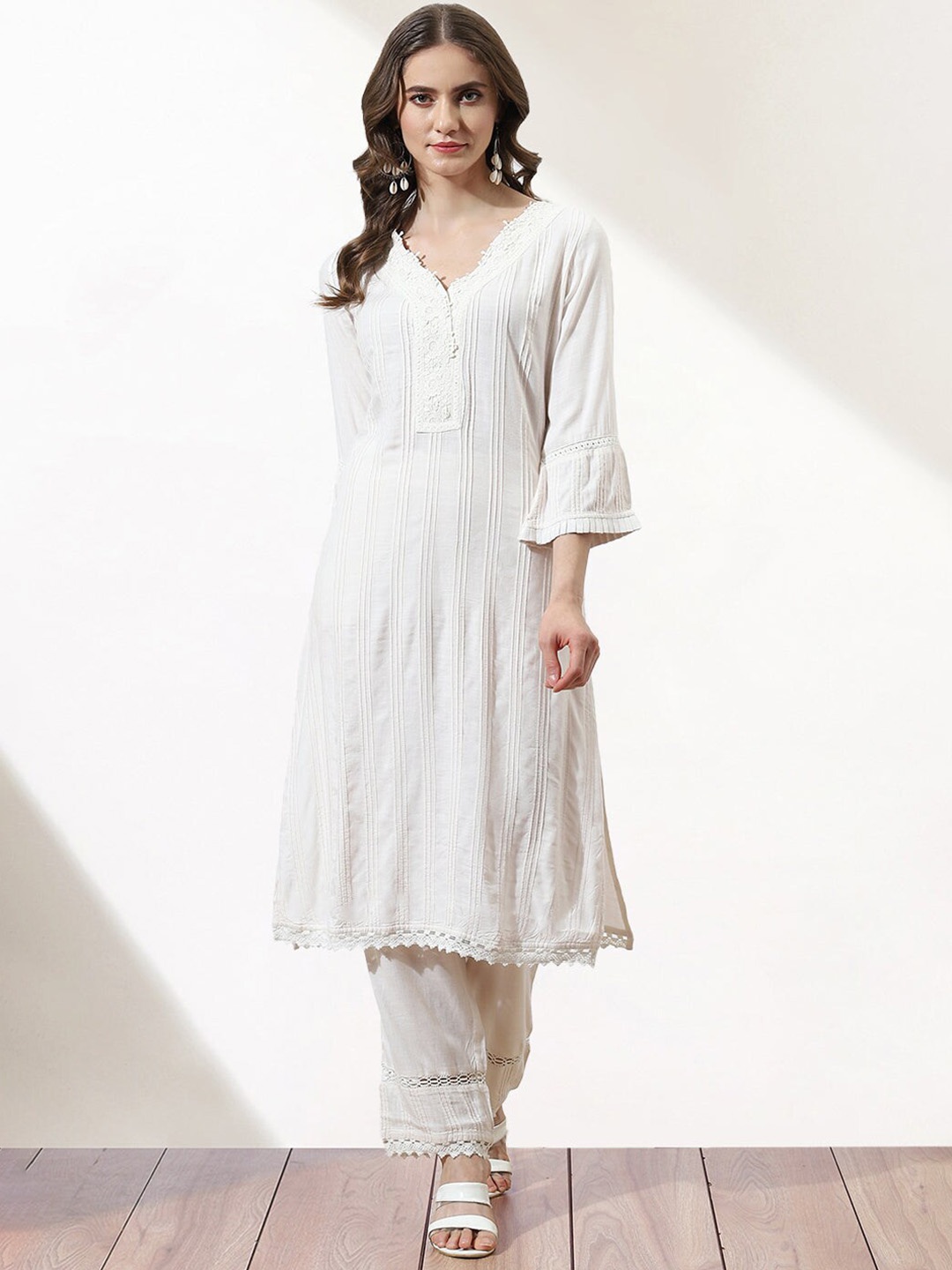 

Lakshita Women Lace Detailing Kurta With Palazzos, Cream